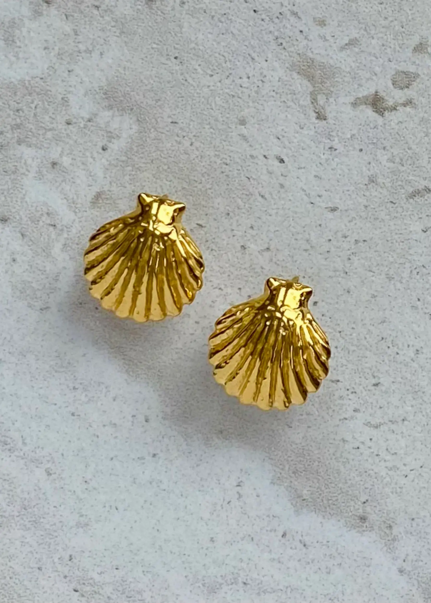 Salty Cali Beachy Studs