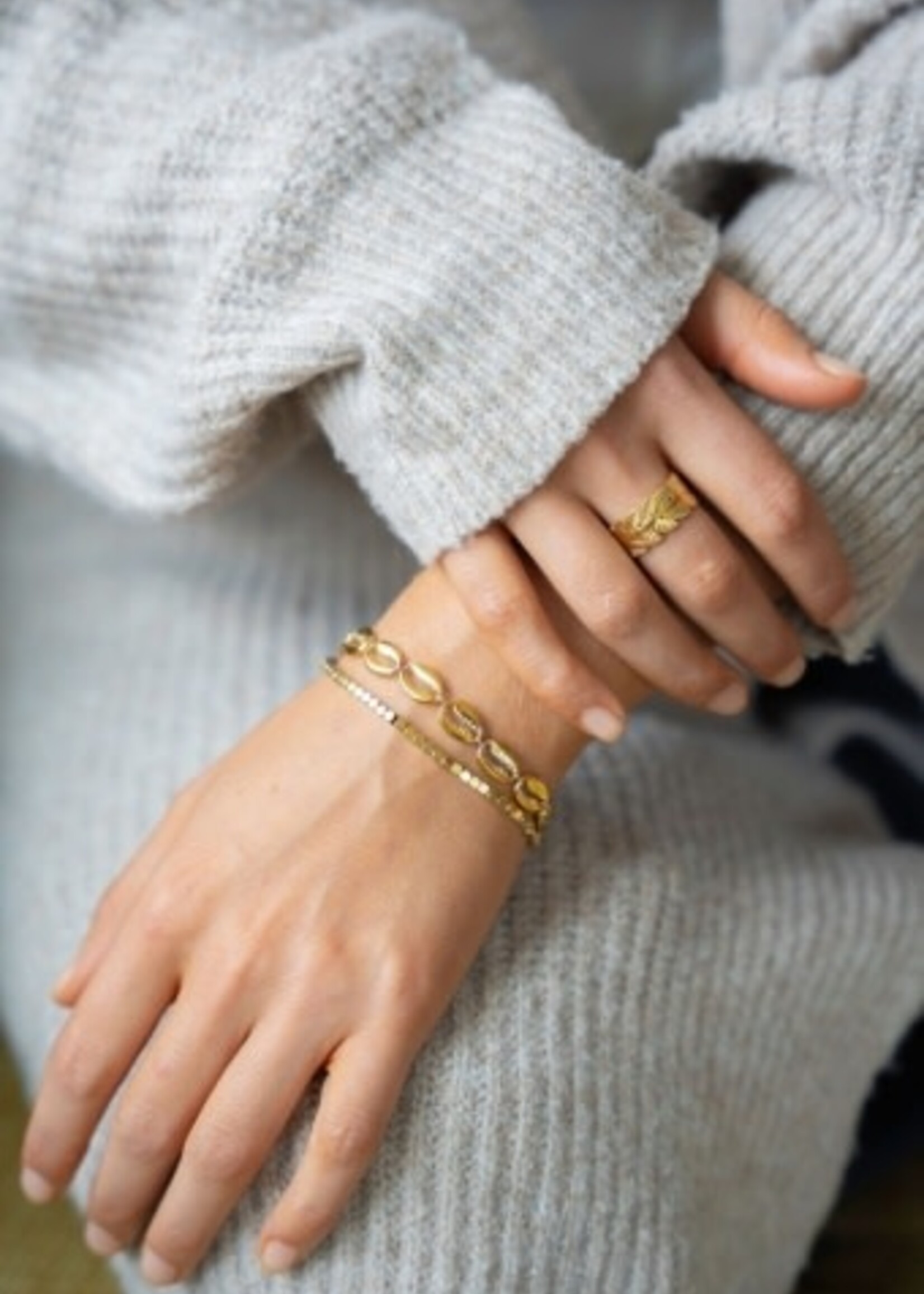 Salty Cali PUKA STATEMENT BRACELET