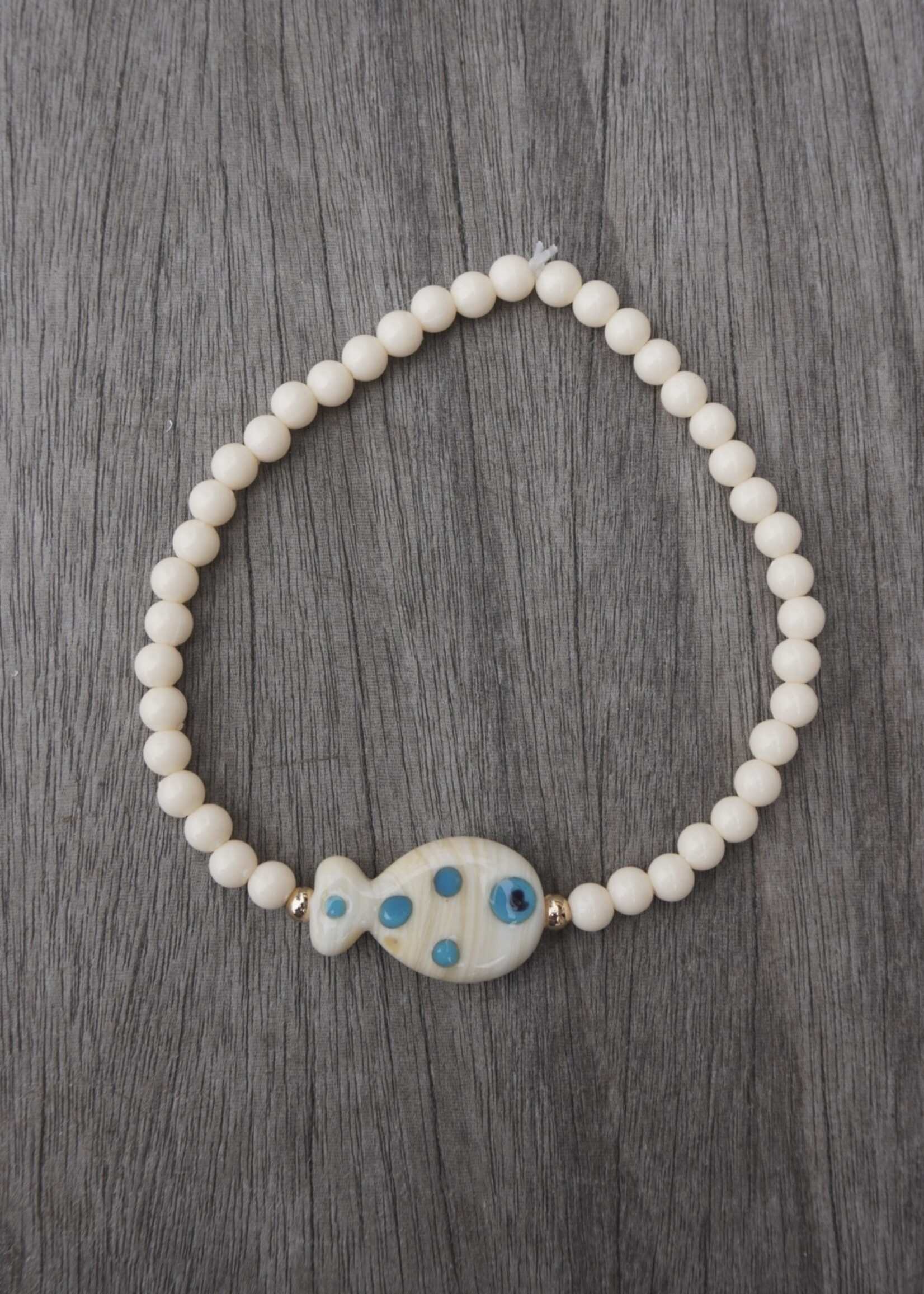 Silver Girl Jewelry Glass Fish Bead Bracelet Cream