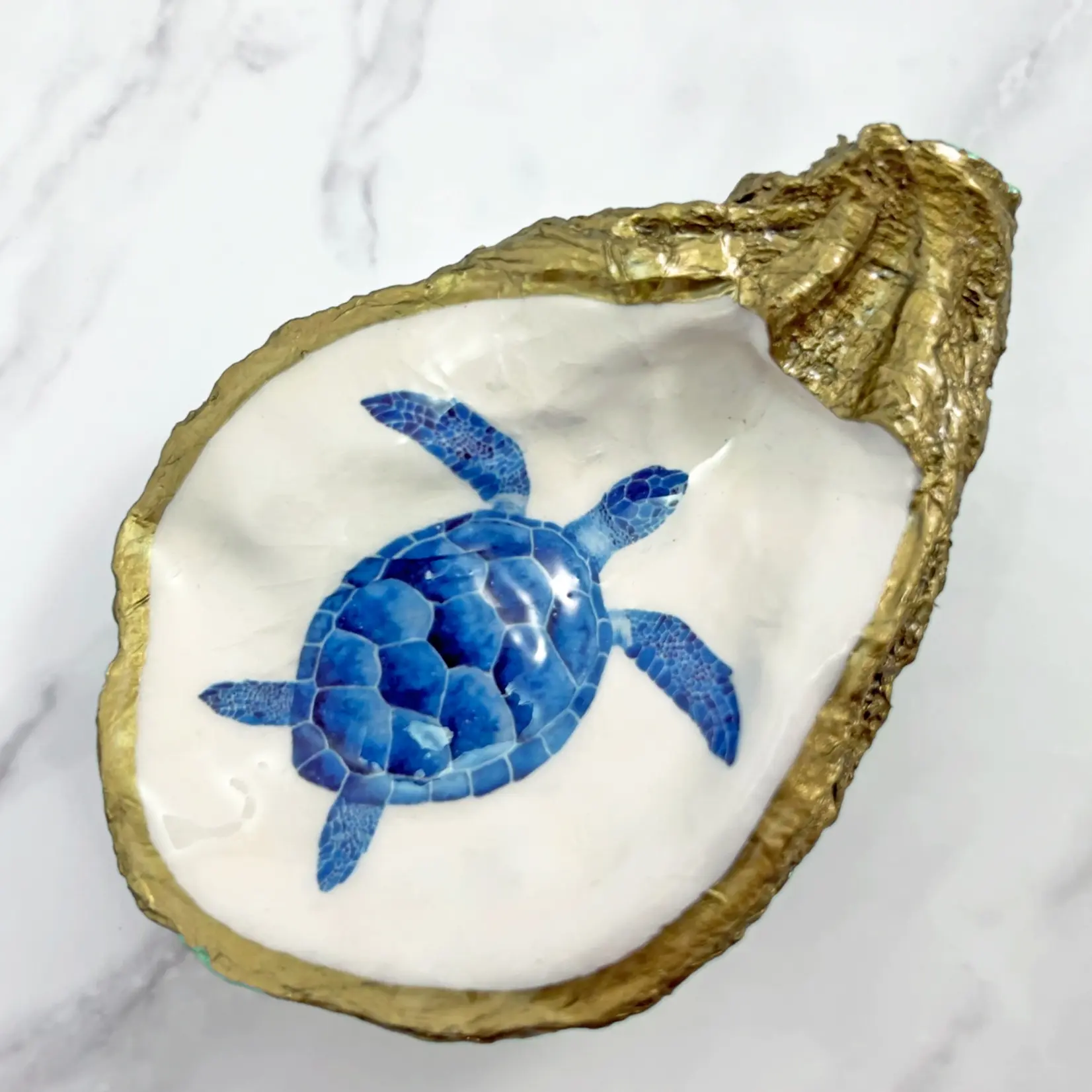 Grit & Grace Decoupage Oyster Jewelry Dish: Marine Turtle
