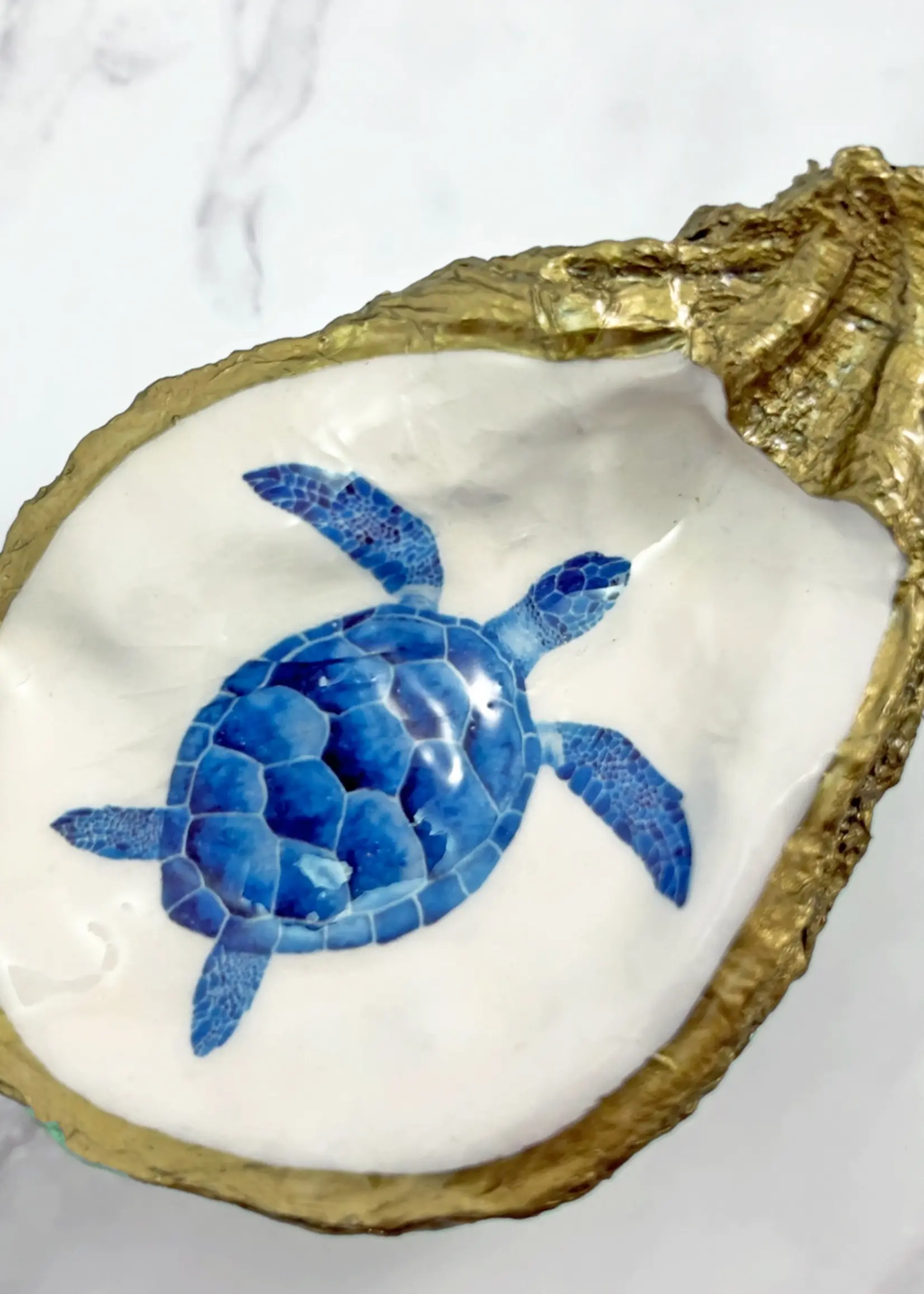 Grit & Grace Decoupage Oyster Jewelry Dish: Marine Turtle