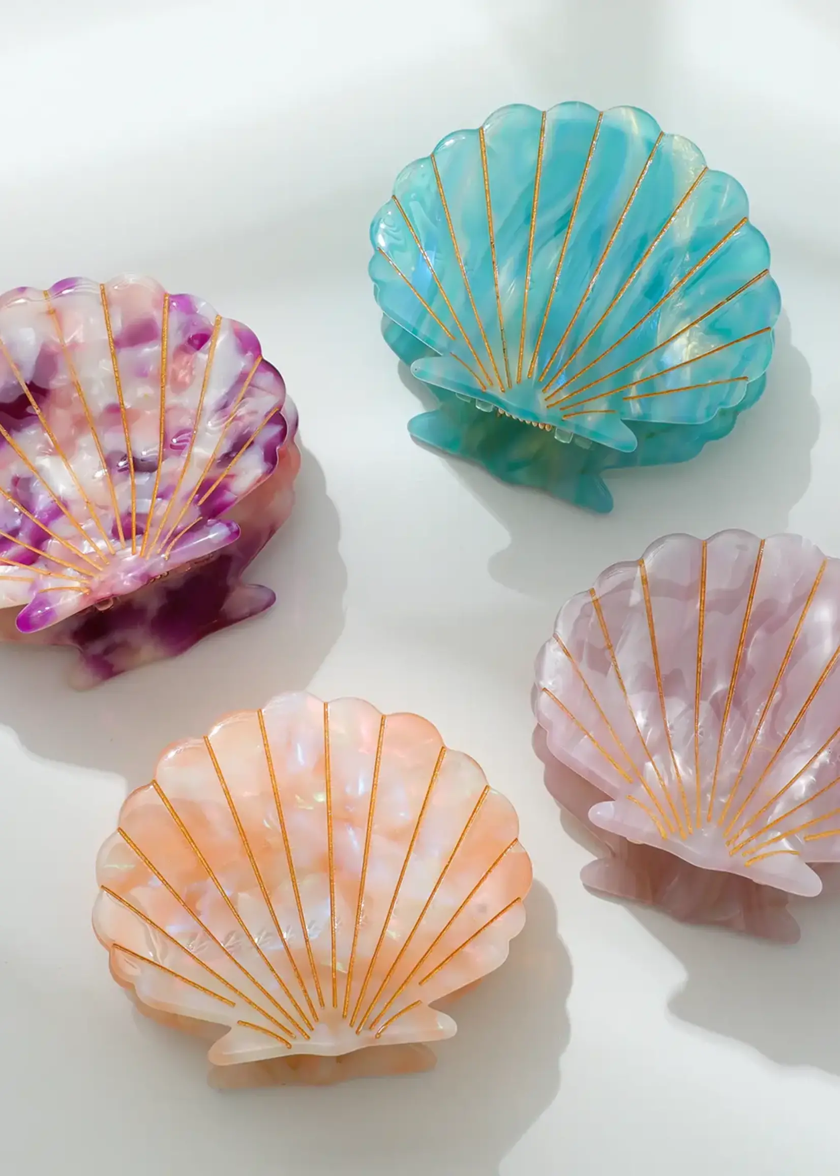 Adorro Oceane Medium | Seashell Claw Clip Assorted