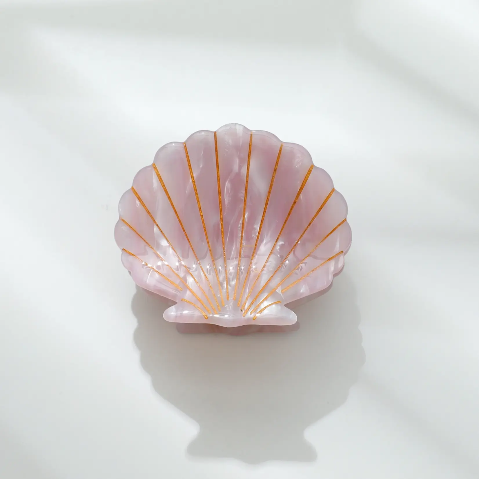 Adorro Oceane Medium | Seashell Claw Clip Assorted