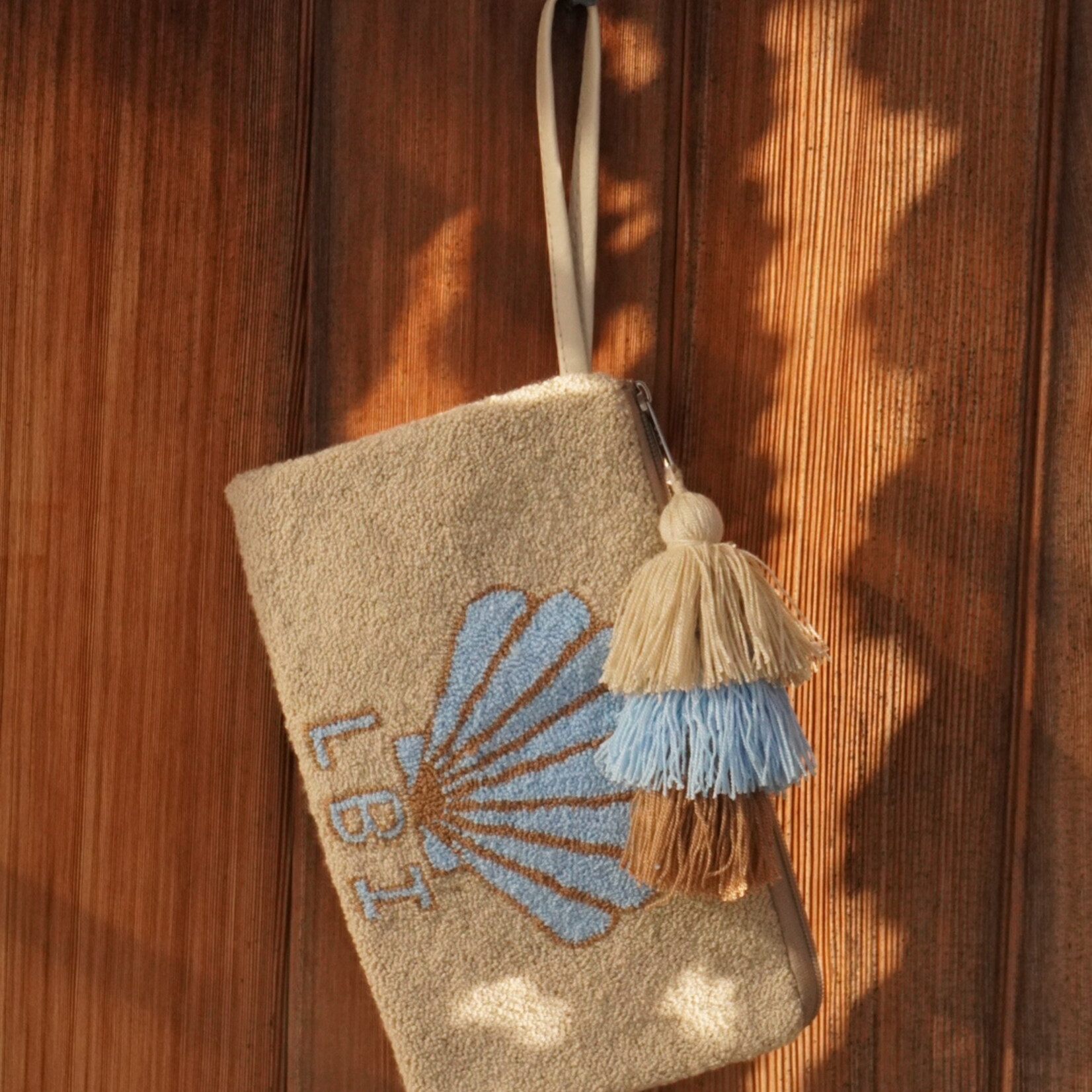 LBI Chila Columbina Zipper Clutch