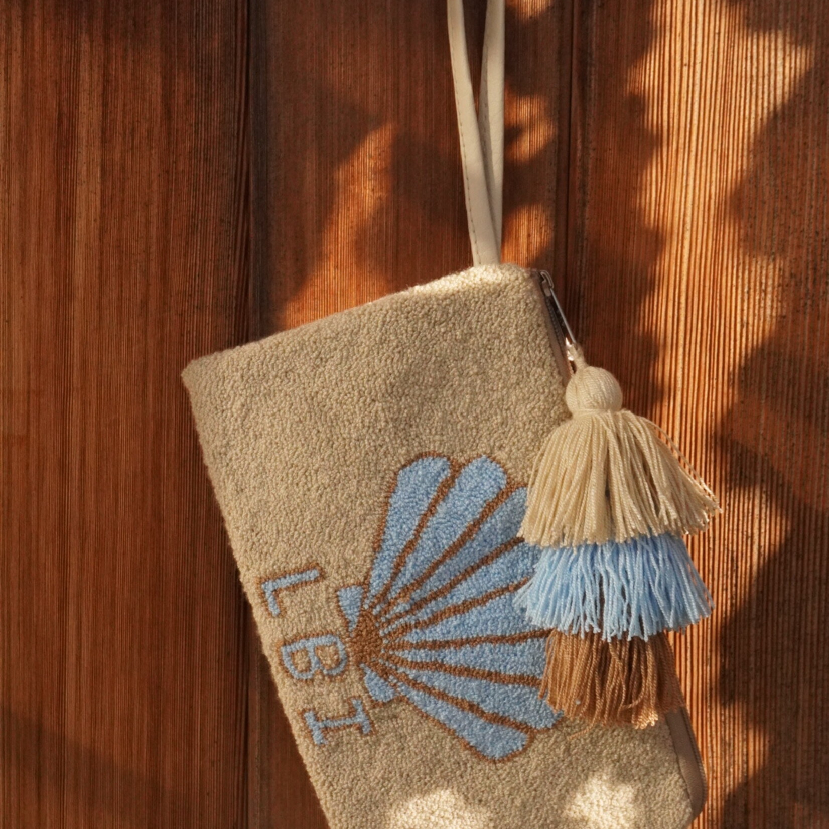 LBI Chila Columbina Zipper Clutch