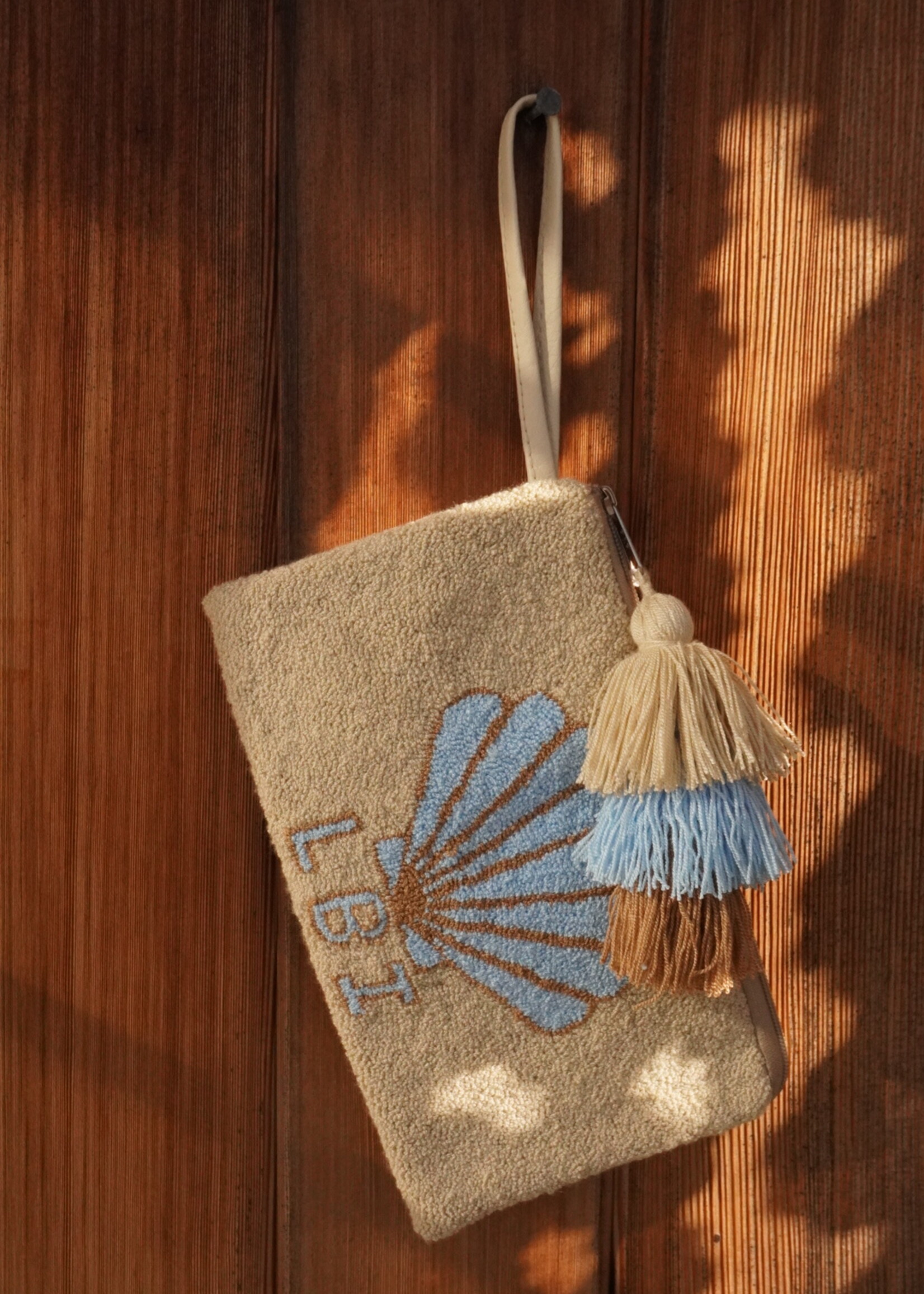 LBI Chila Columbina Zipper Clutch