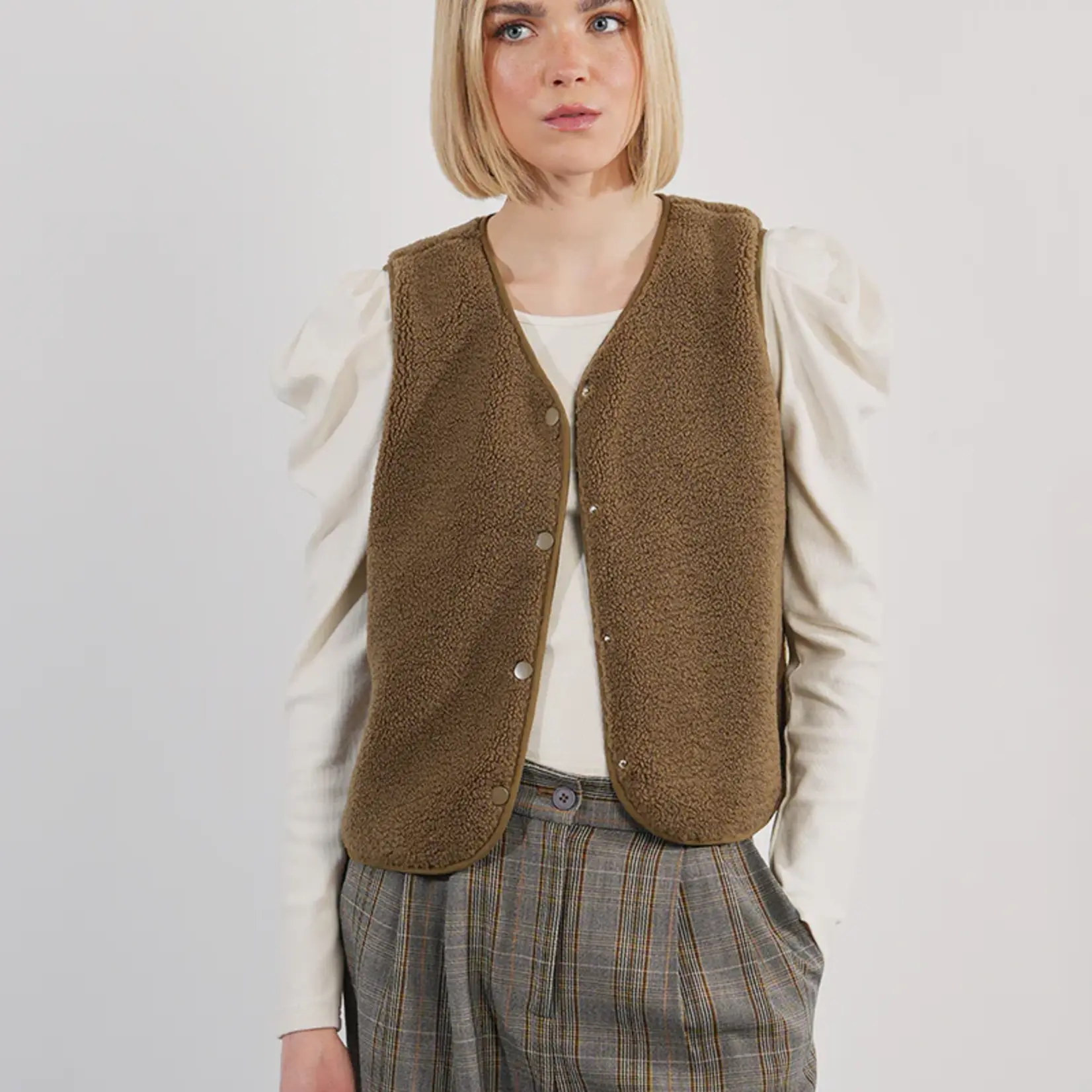 Molly Bracken Woven Sleeveless Jacket