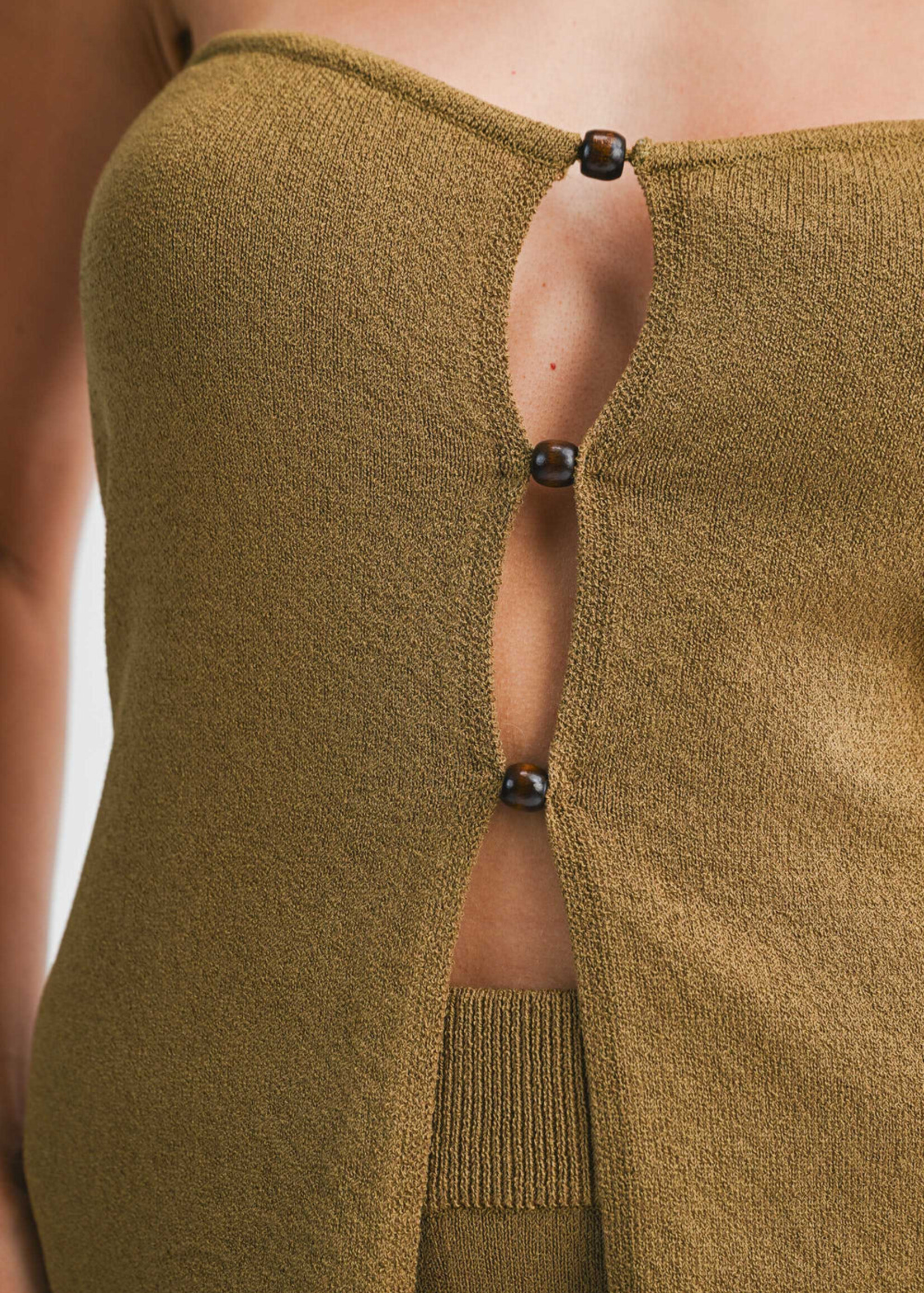 Knit Top w/ Wood Bead