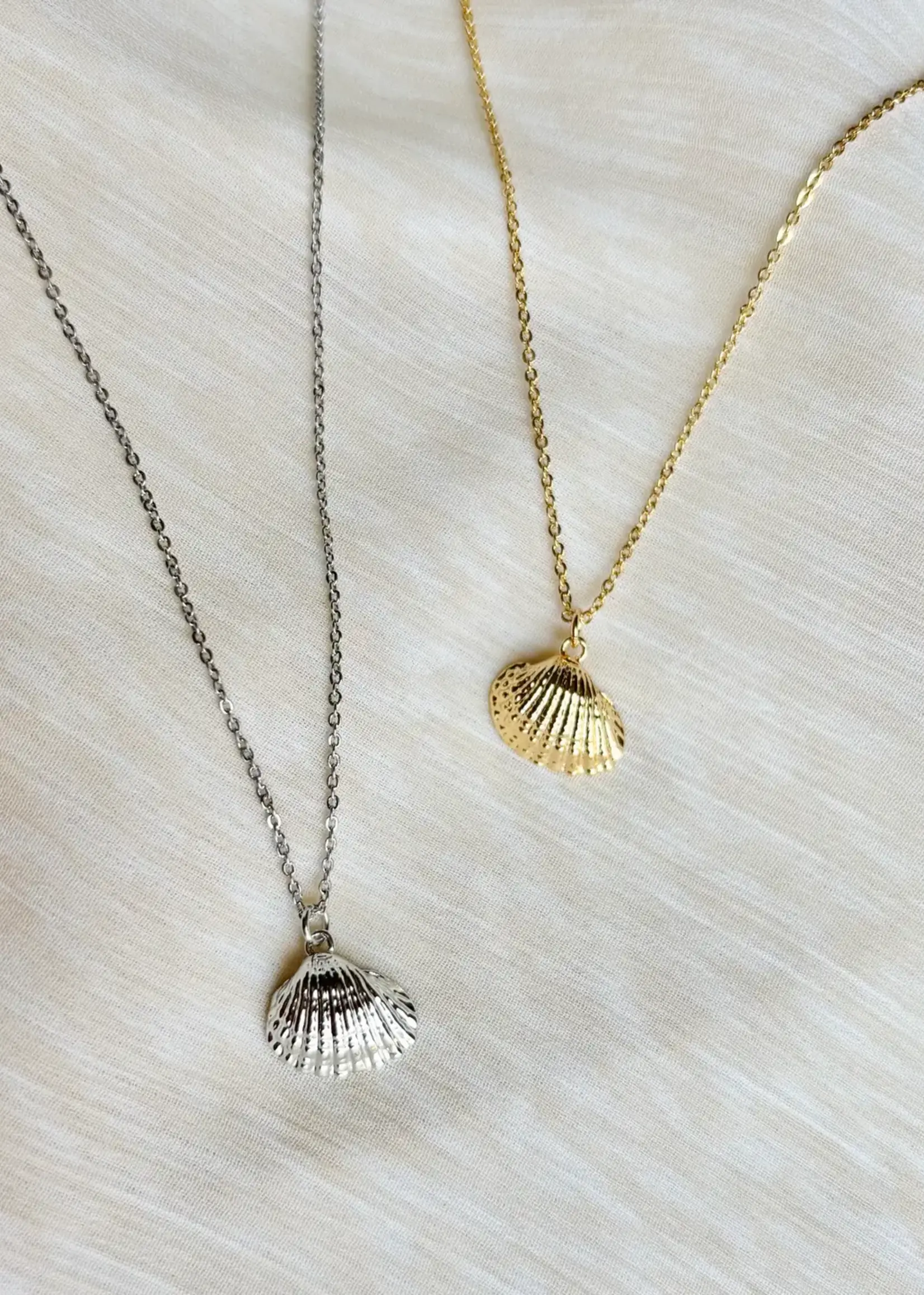 Scallop Seashell Necklace | Gold | Coastal Jewelry