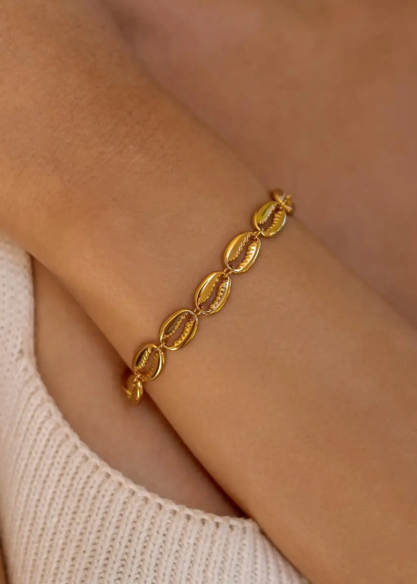 Alco Puka Shell Bracelet