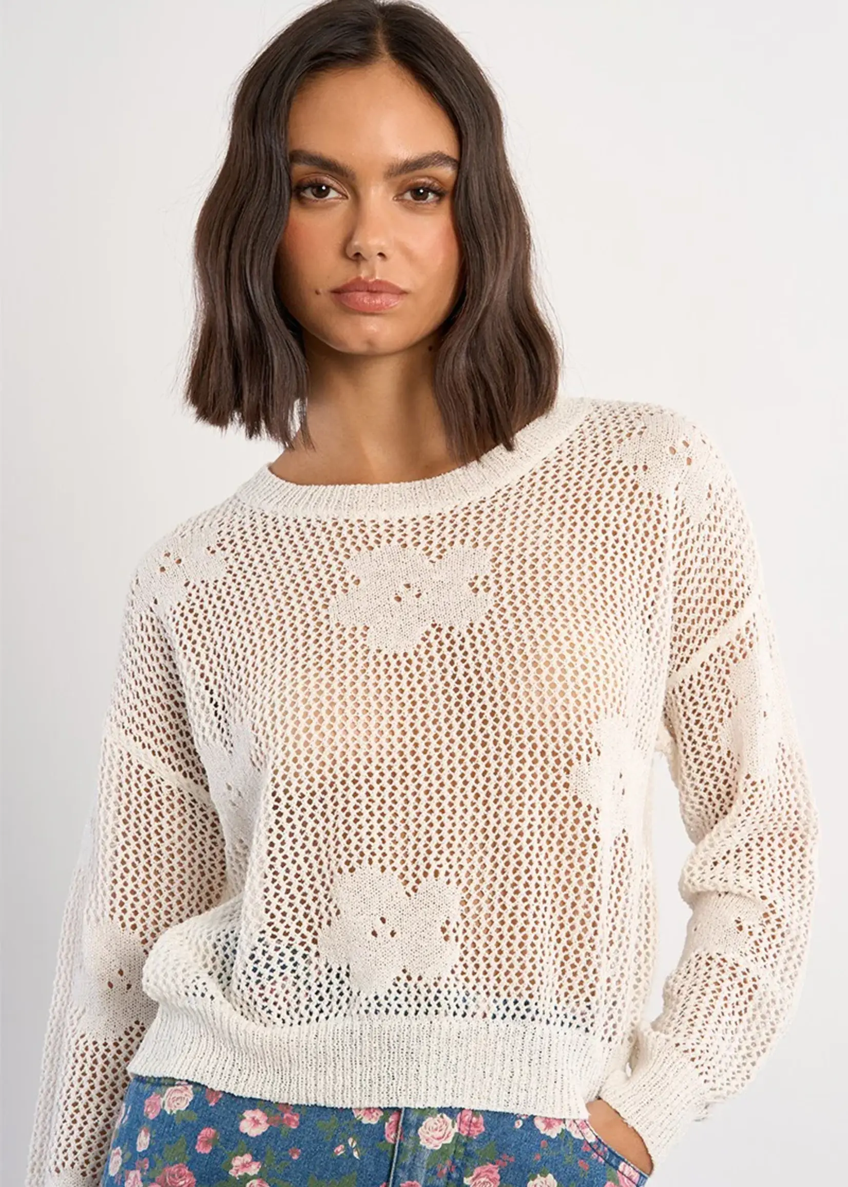 Fine Knit Sweater w Floral Detail