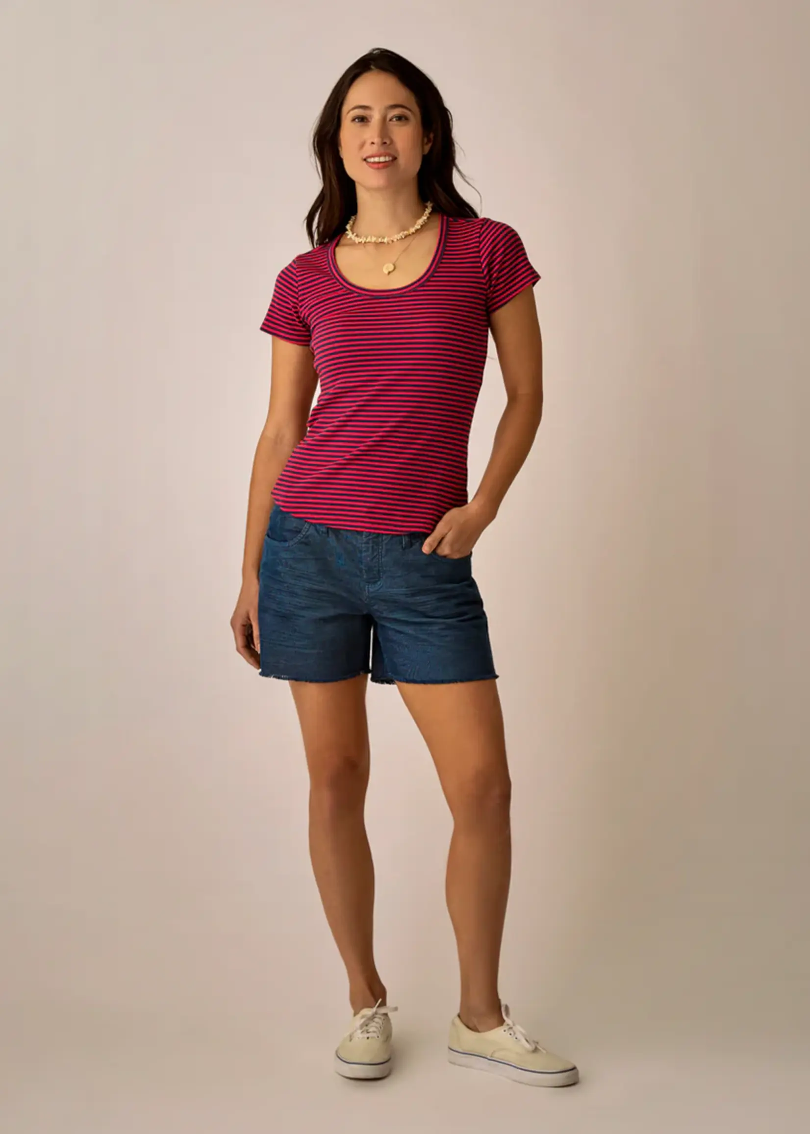 Carve Designs Oahu 4" Short