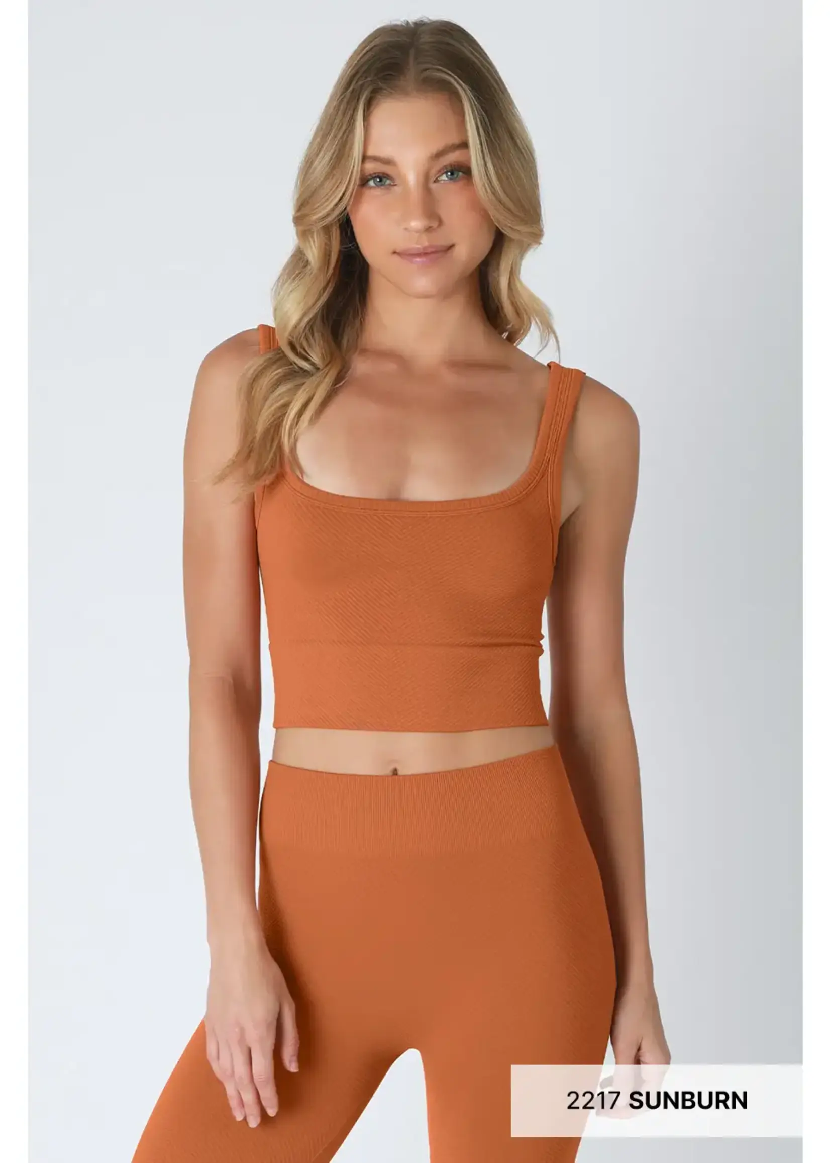 NIKIBIKI Chevron Ribbed Crop Top