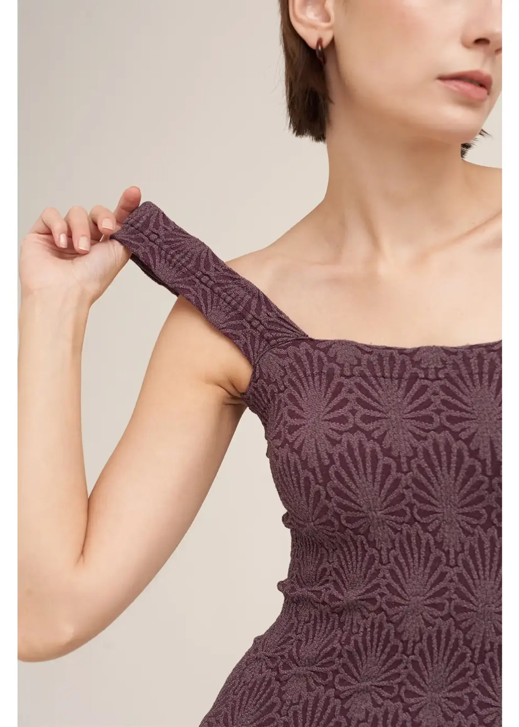 NIKIBIKI Lace Textured Square Top