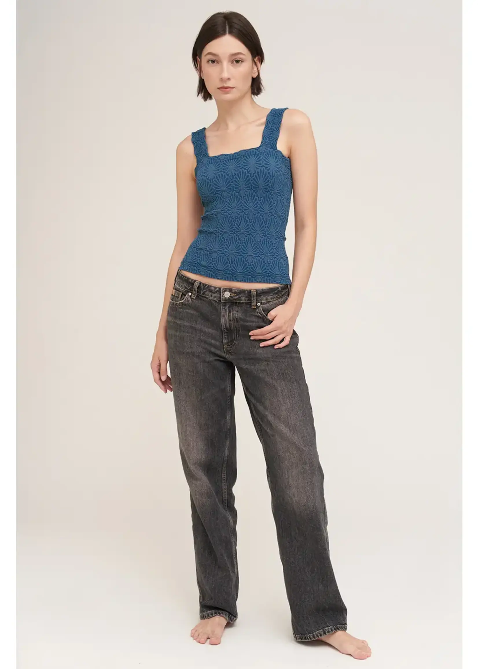 NIKIBIKI Lace Textured Square Top