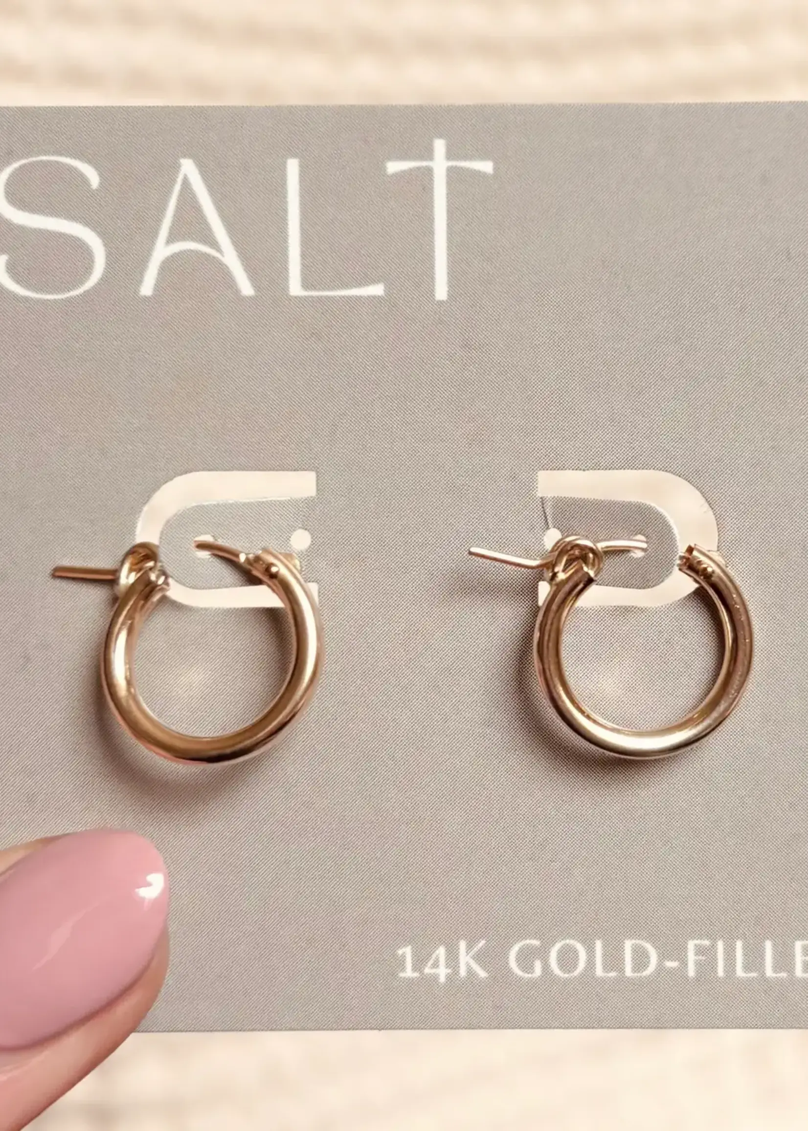 Essential Hoops | 14k Gold Filled Clasp Hoops | 14/20 Gf