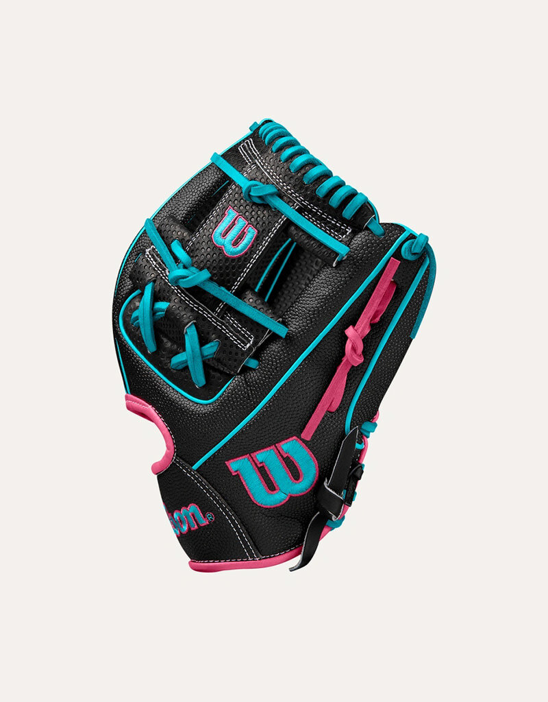 Wilson Winter 2024 A2000® SC1786SS 11.5” Infield Baseball Glove RHT