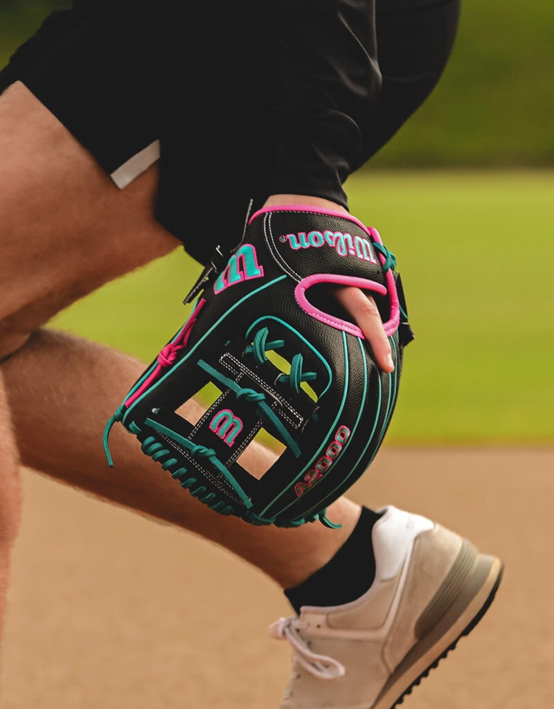 Wilson Winter 2024 A2000® SC1786SS 11.5” Infield Baseball Glove RHT