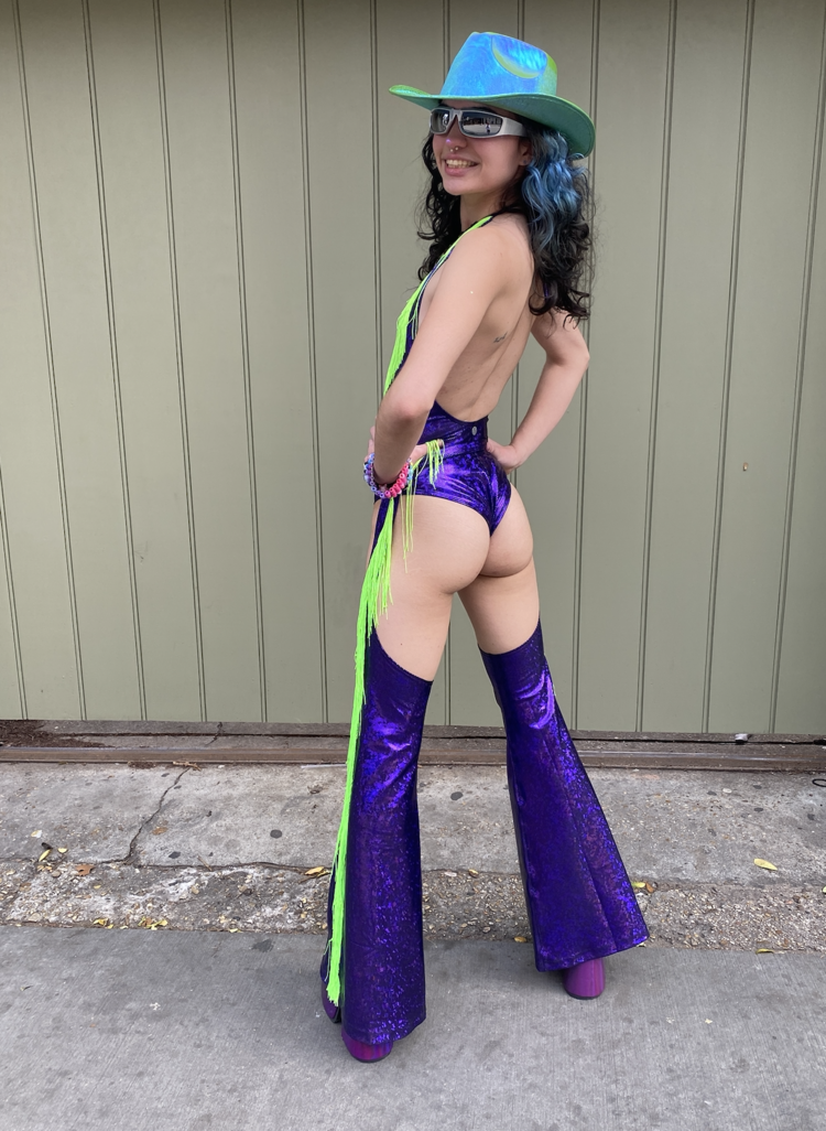 Holographic Chaps with Fringe