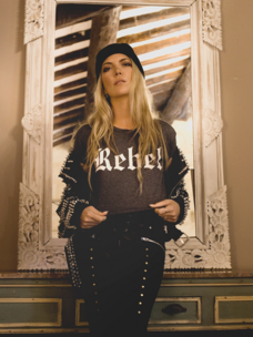 Cropped Rebel Tee Grey