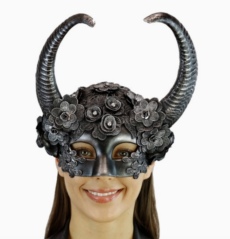 Silver Lace Horned Mask