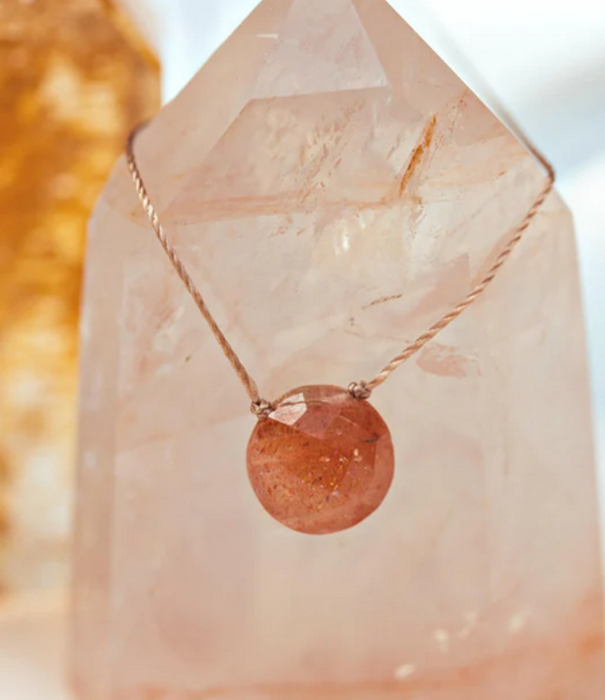 SoulKu Enneagram Necklace Sunstone - Four