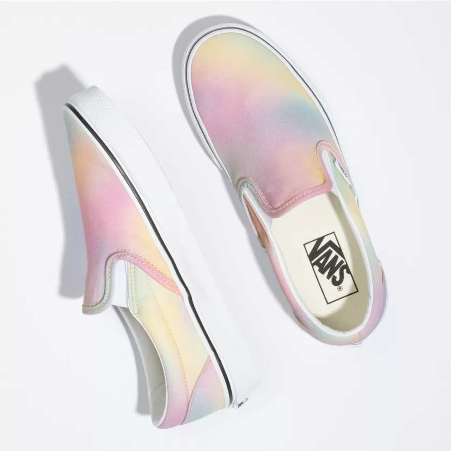 vans classic slip on aura shift
