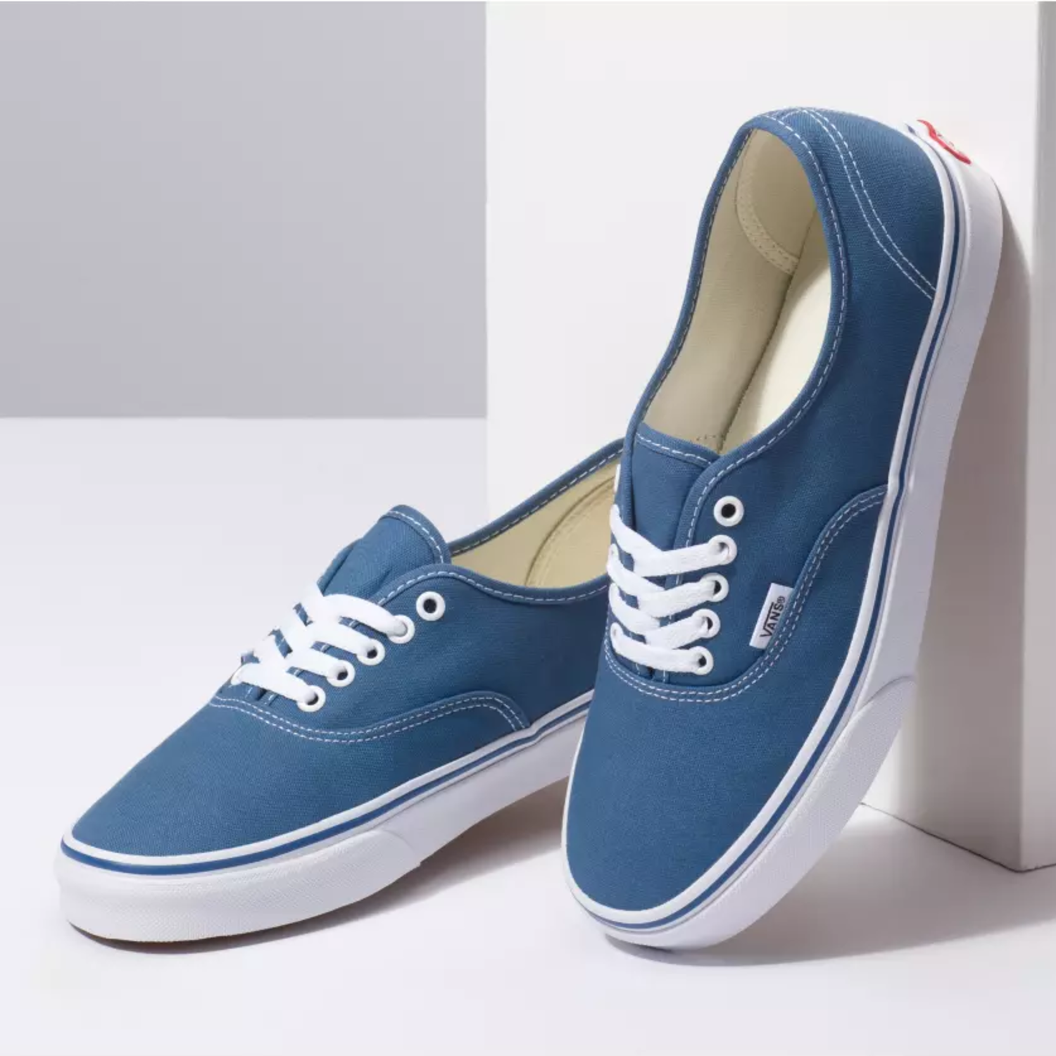 vans authentic navy black
