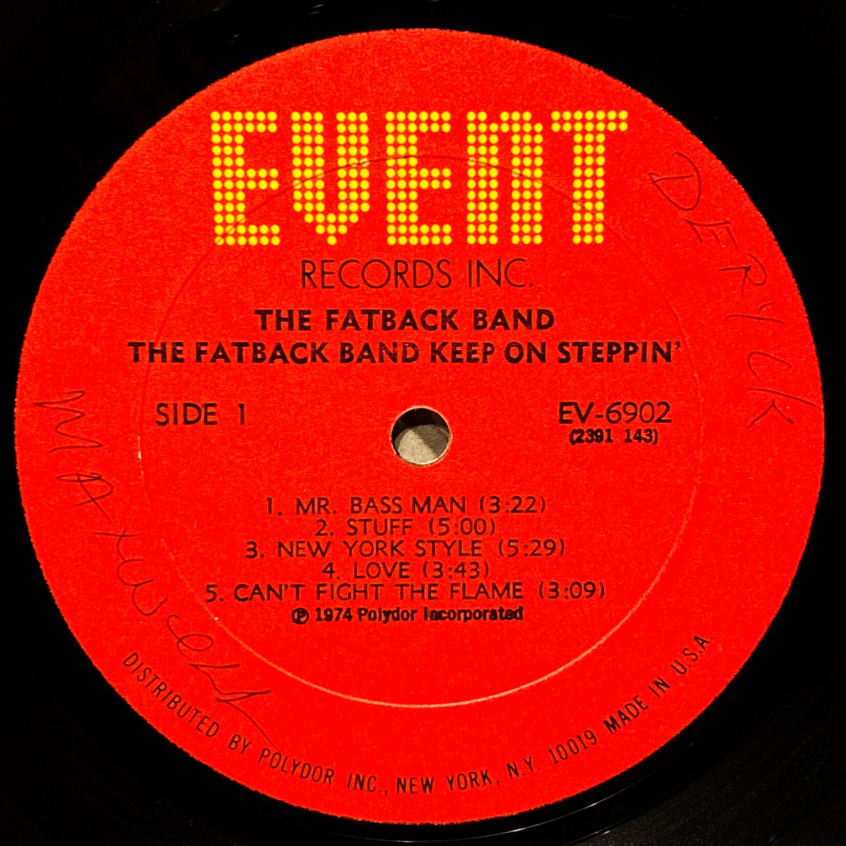 その他 fat back band-keep on steppin 1974 Amazon.co.jp: Keep On Steppin: ミュージック
