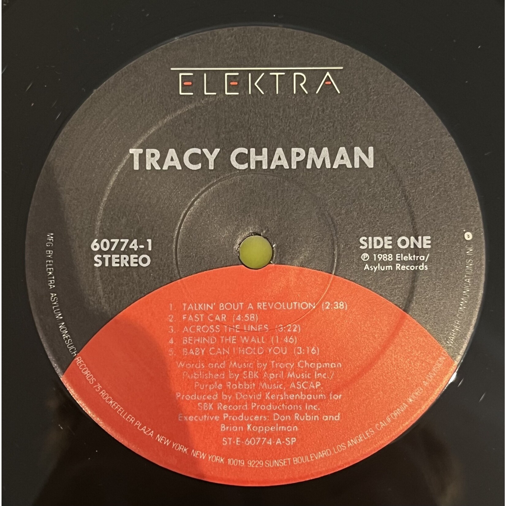 [Nick's Disk Pics] Chapman, Tracy: self-titled (w/ inner) [ELEKTRA]
