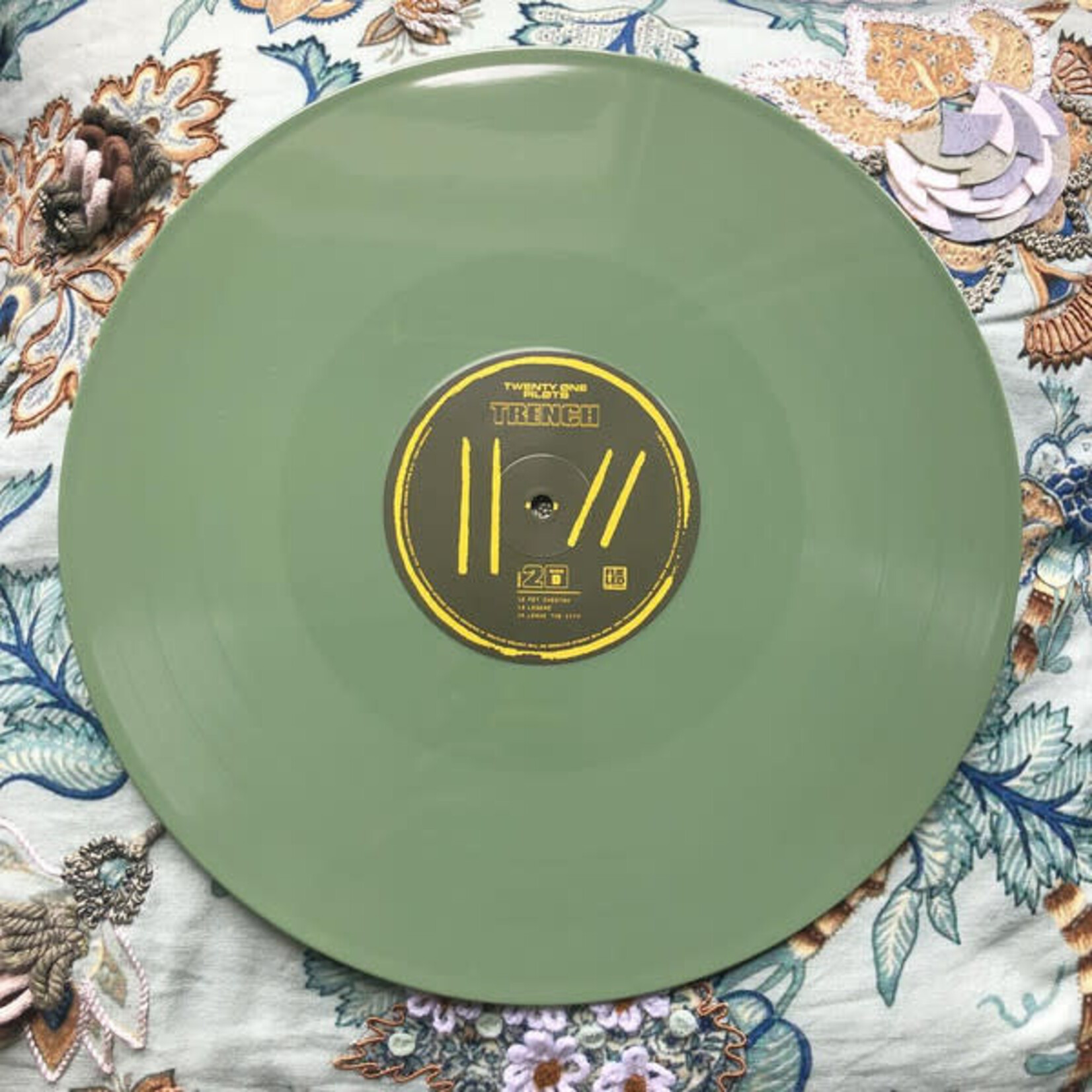 [Kollectibles] Twenty one pilots: Trench (1978, USA, Sealed, Olive Max, Pop/rock) [FUELED BY RAMEN]
