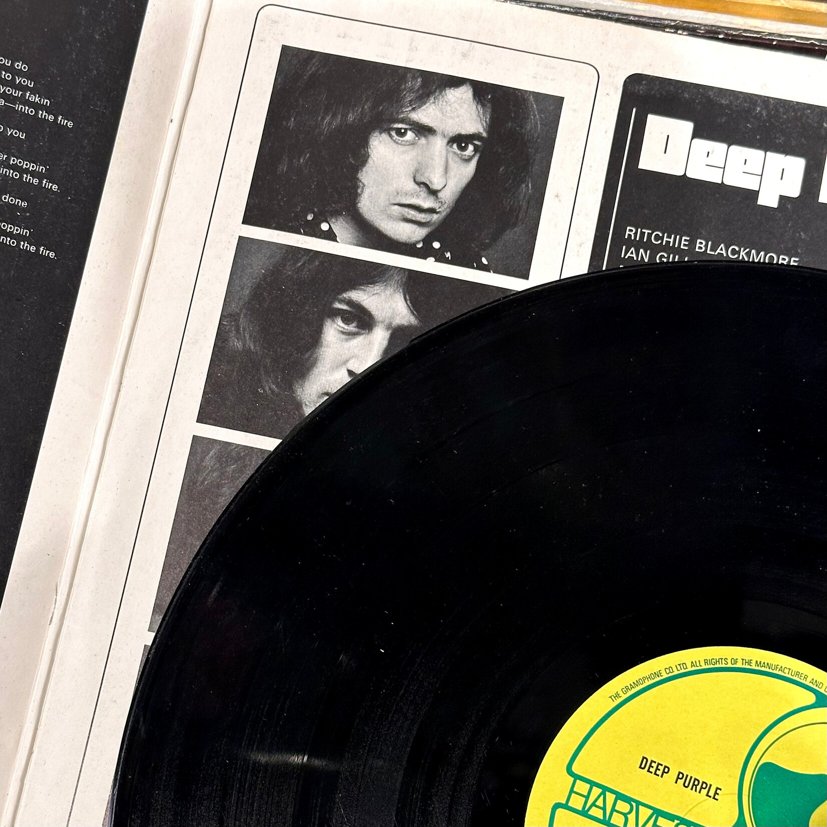 [Nick's Disk Pics] Deep Purple: ... In Rock ( 1970, Uk, VG+) [HARVEST]
