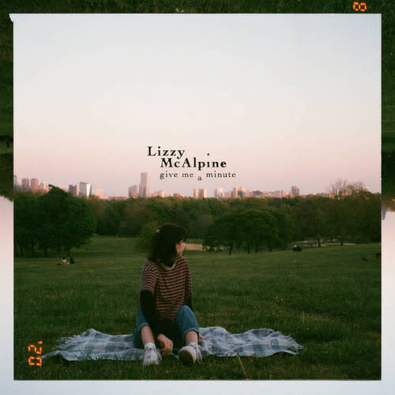 Lizzy McAlpine - Give Me A Minute (Pink Vinyl)