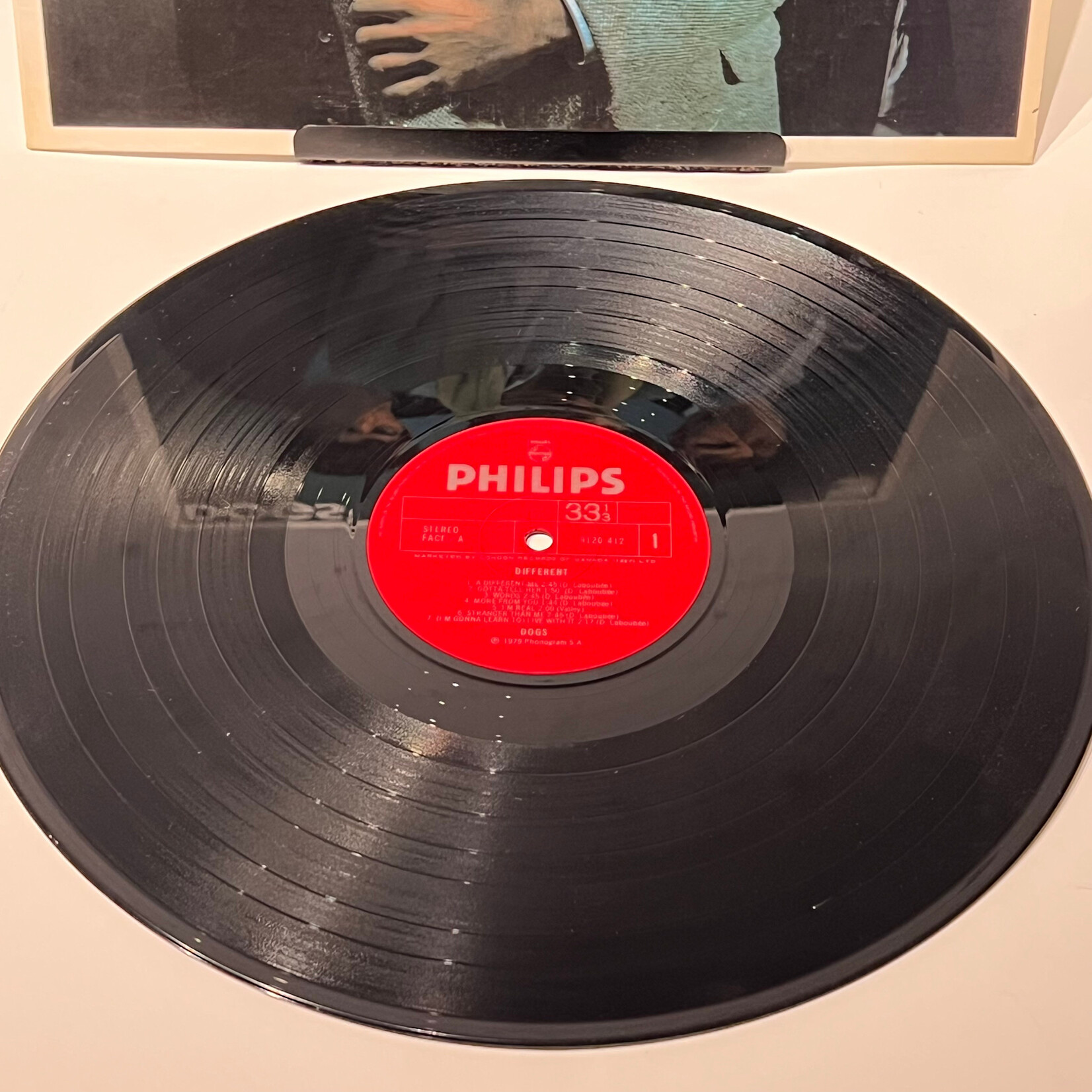 [Kollectible Vinyl] Dogs: Different (1979, Canada, VG+) [PHILIPS]