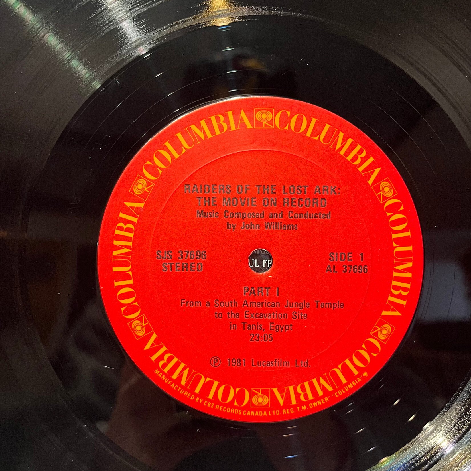 [Kollectible Vinyl] Williams, John: Raiders Of The Lost Ark: The Movie On Record (1981 Issue, in Shrink, w/ Hype Sticker and Book, NM) [COULUMBIA]