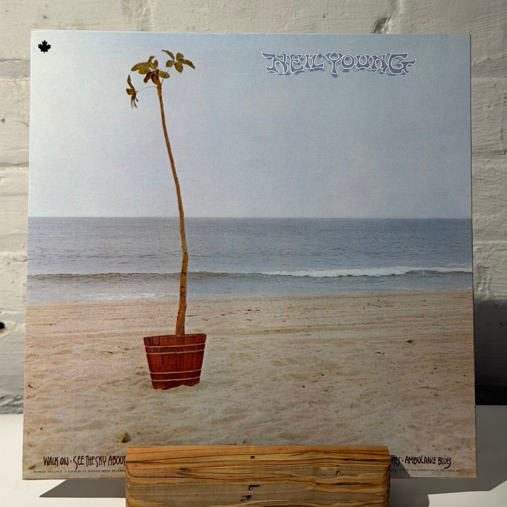 [Nick's Disk Pics] Young, Neil: On The Beach (Tri-Colour, EX) [REPRISE]