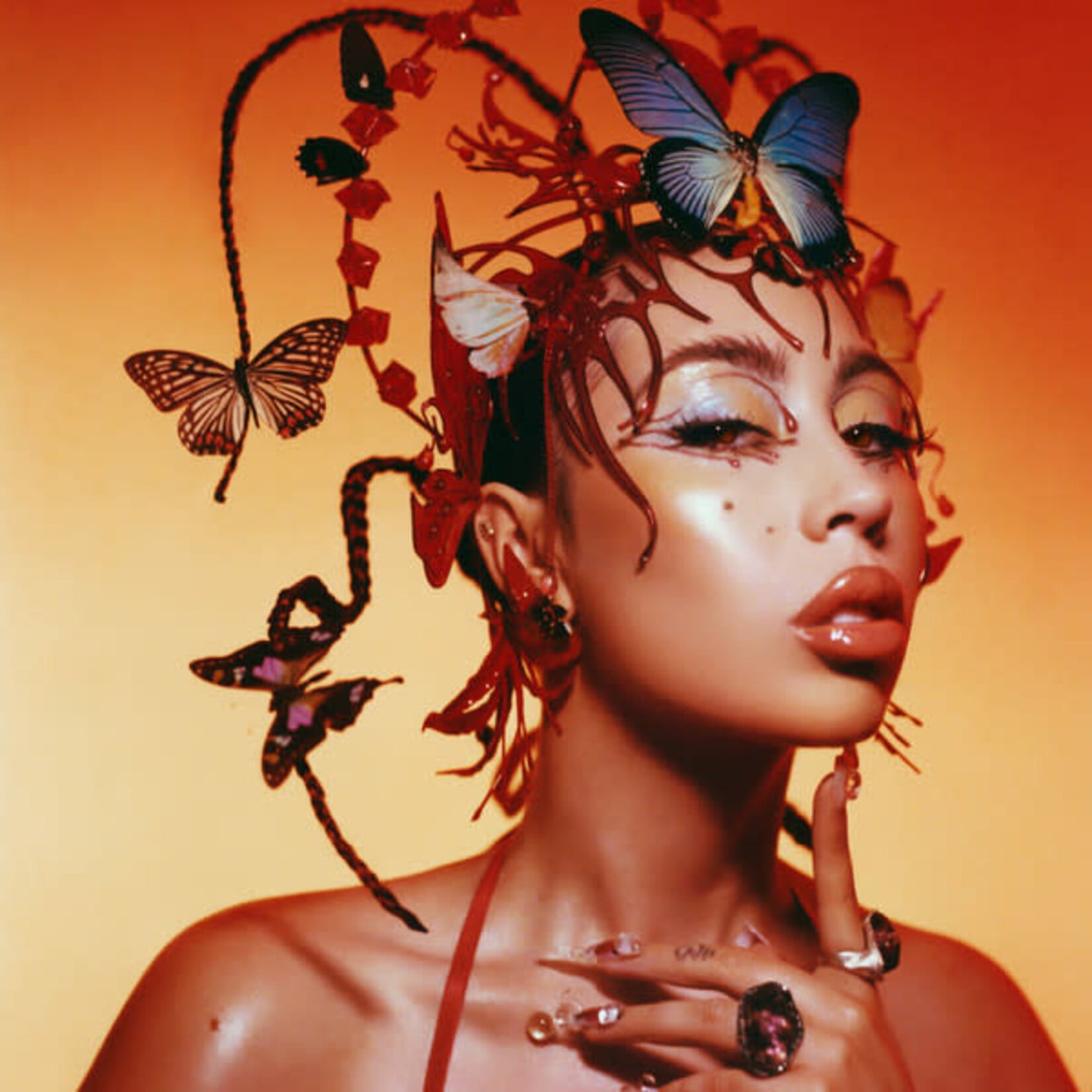 [New Vinyl] Uchis, Kali: Red Moon In Venus [INTERSCOPE]