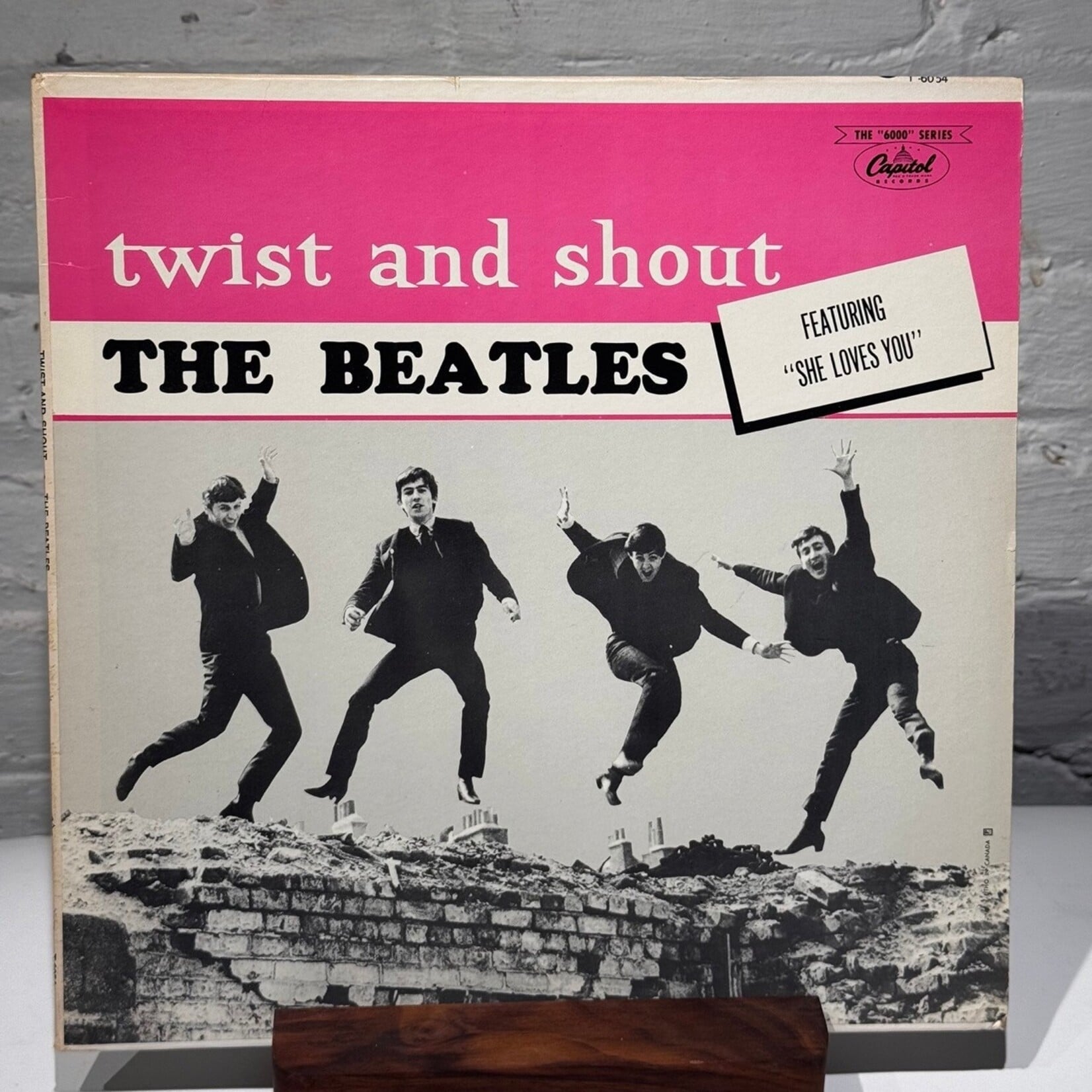 [Nick's Disk Pics] Beatles: Twist and Shout (1964, Canada, Mono, Capitol 6000, VG+) [CAPITOL]