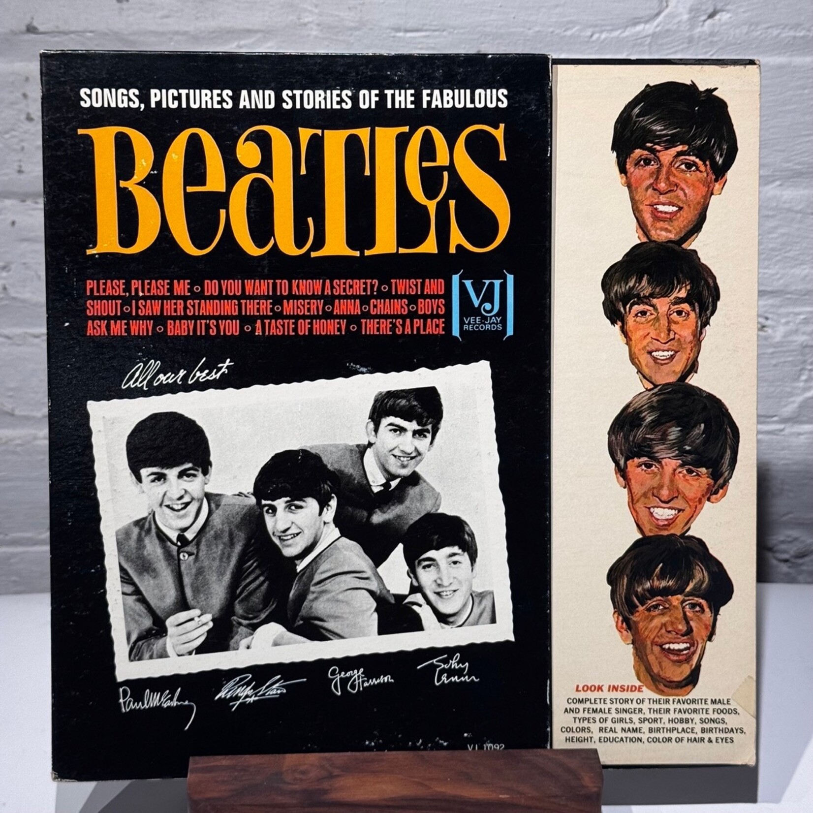[Nick's Disk Pics] Beatles: Songs, Pictures And Stories Of The Fabulous Beatles (1964, USA, VG) [VEE JAY]