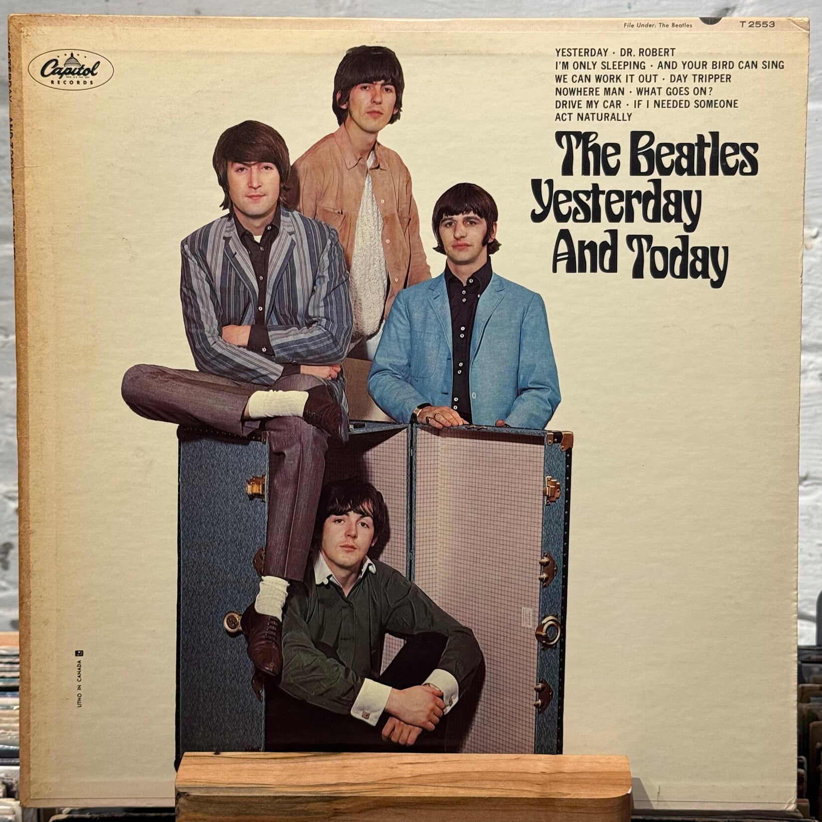 [Kollectible Vinyl] Bealtes: Yesterday and Today (1966, Canada, Mono, VG+) [CAPITOL]