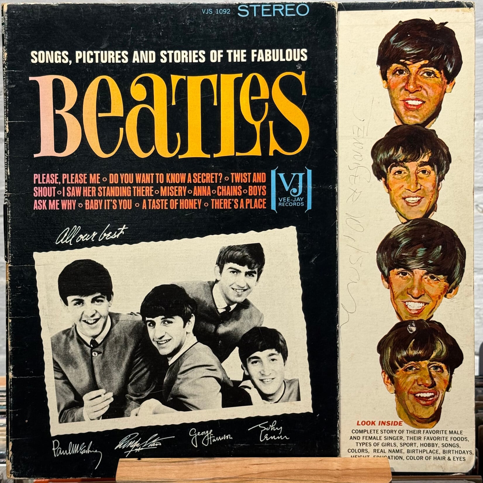 [Kollectible Vinyl] Beatles: Songs, Pictures And Stories Of The Fabulous Beatles (1964, USA, 3/4 Foldout, G+) [VEE JAY]