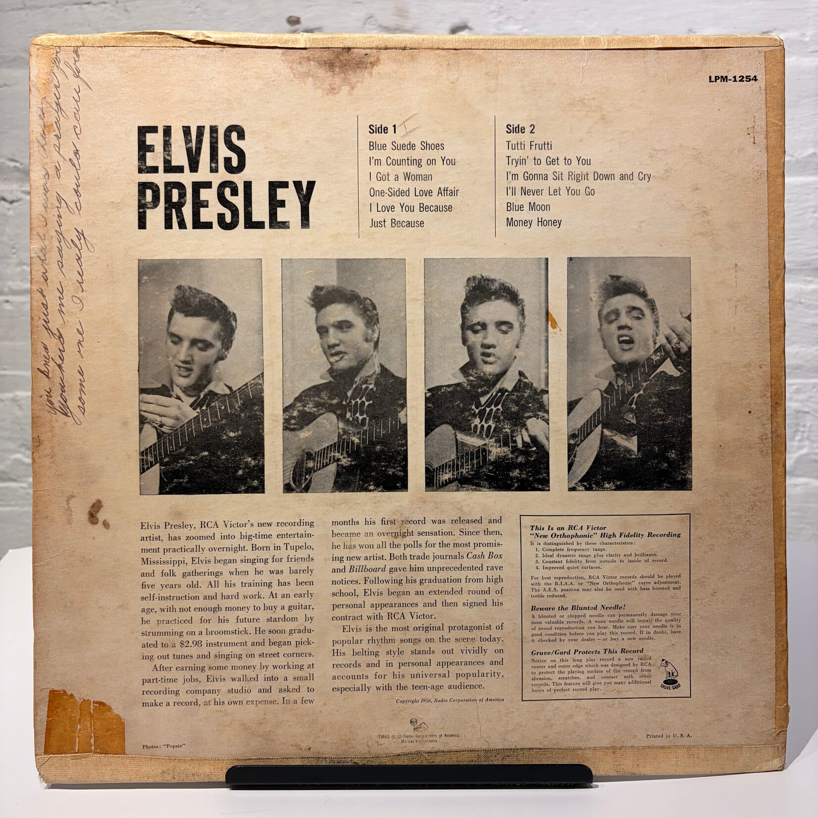 [Kollectible Vinyl] Presley, Elvis: Self-Titled (1956, Canada, Blue Label, G+) [RCA]