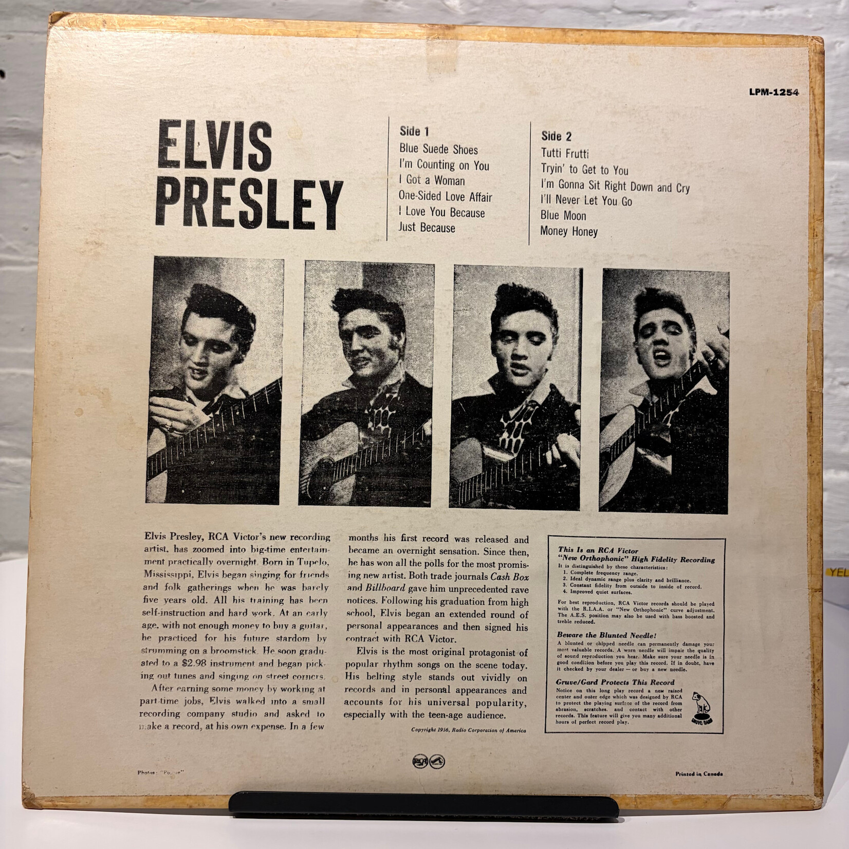 [Kollectible Vinyl] Presley, Elvis: Self-Titled (1956, Canada, Black RCA, Mono, VG) [RCA]