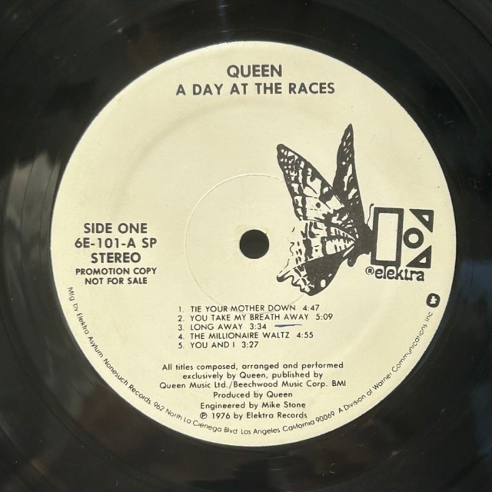 [Kollectible Vinyl] Queen: A Day At The Races (1976, USA, White Label Promo, VG) [ELEKTRA]