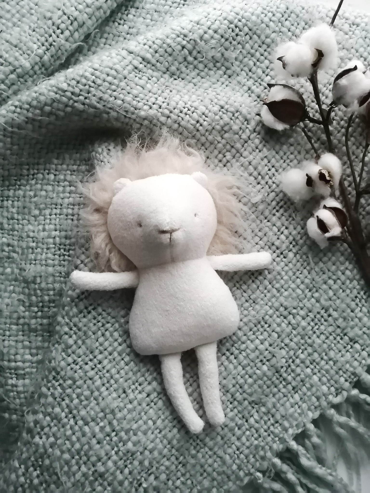 lion blanc peluche