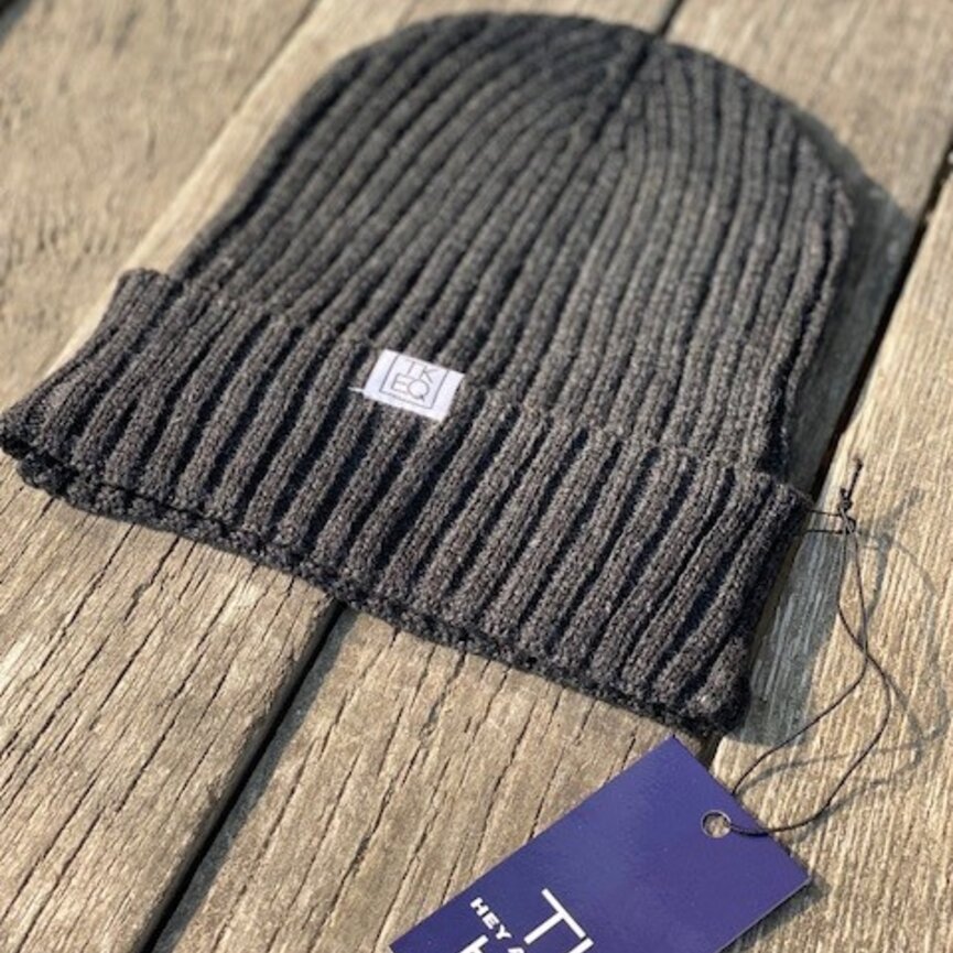 KNIT BEANIE