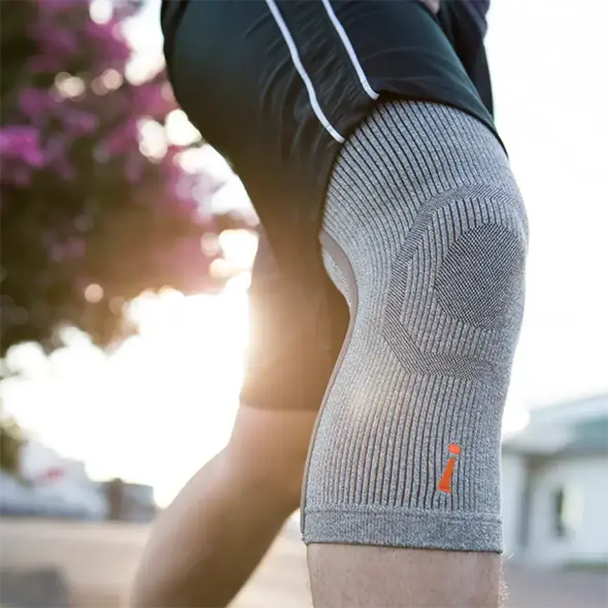 KNEE SLEEVE