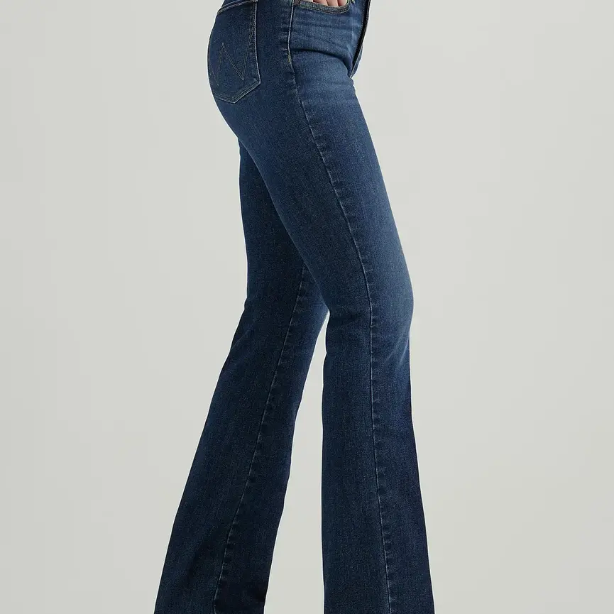 Bespoke High Rise Bootcut Jean in Lacey