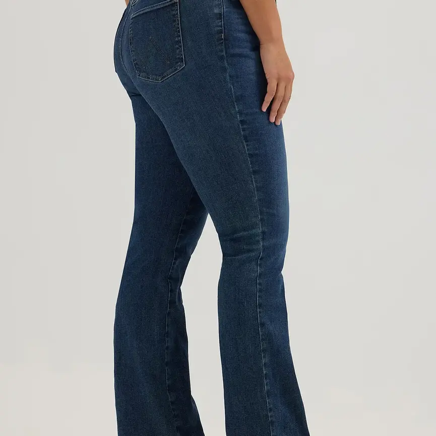 Bespoke High Rise Bootcut Jean in Lacey