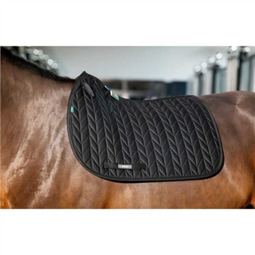 Close Contact Saddle Pad